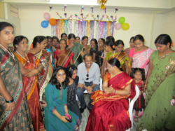 Baby shower surrogacy abroad